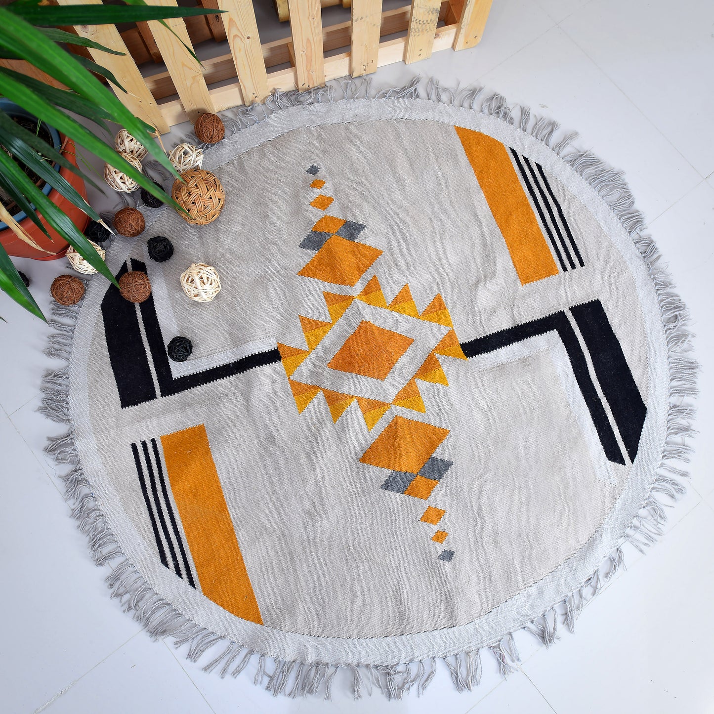 Shining Sun Round Kilim Rug